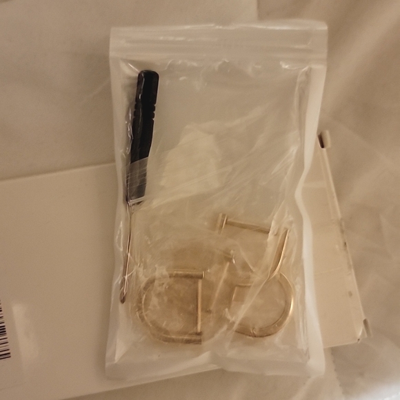 Purse or wallet D Rings w/screwdriver - Picture 5 of 5